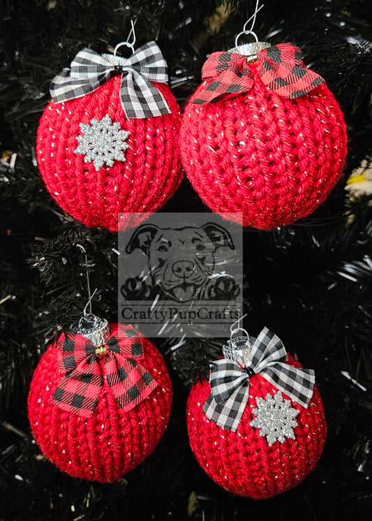 Red with metallic Christmas ornament - 4 pack