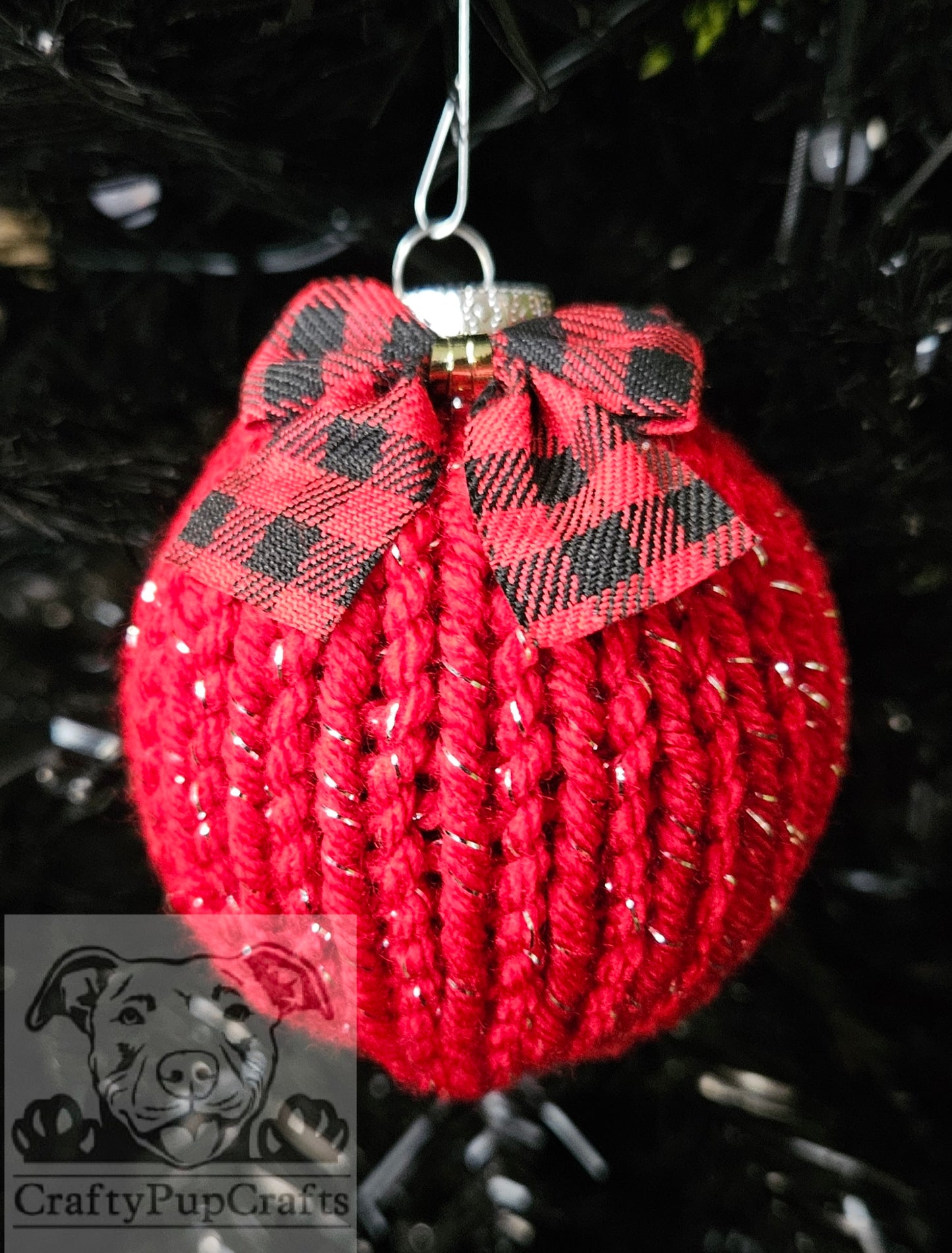 Red with metallic Christmas ornament - 4 pack