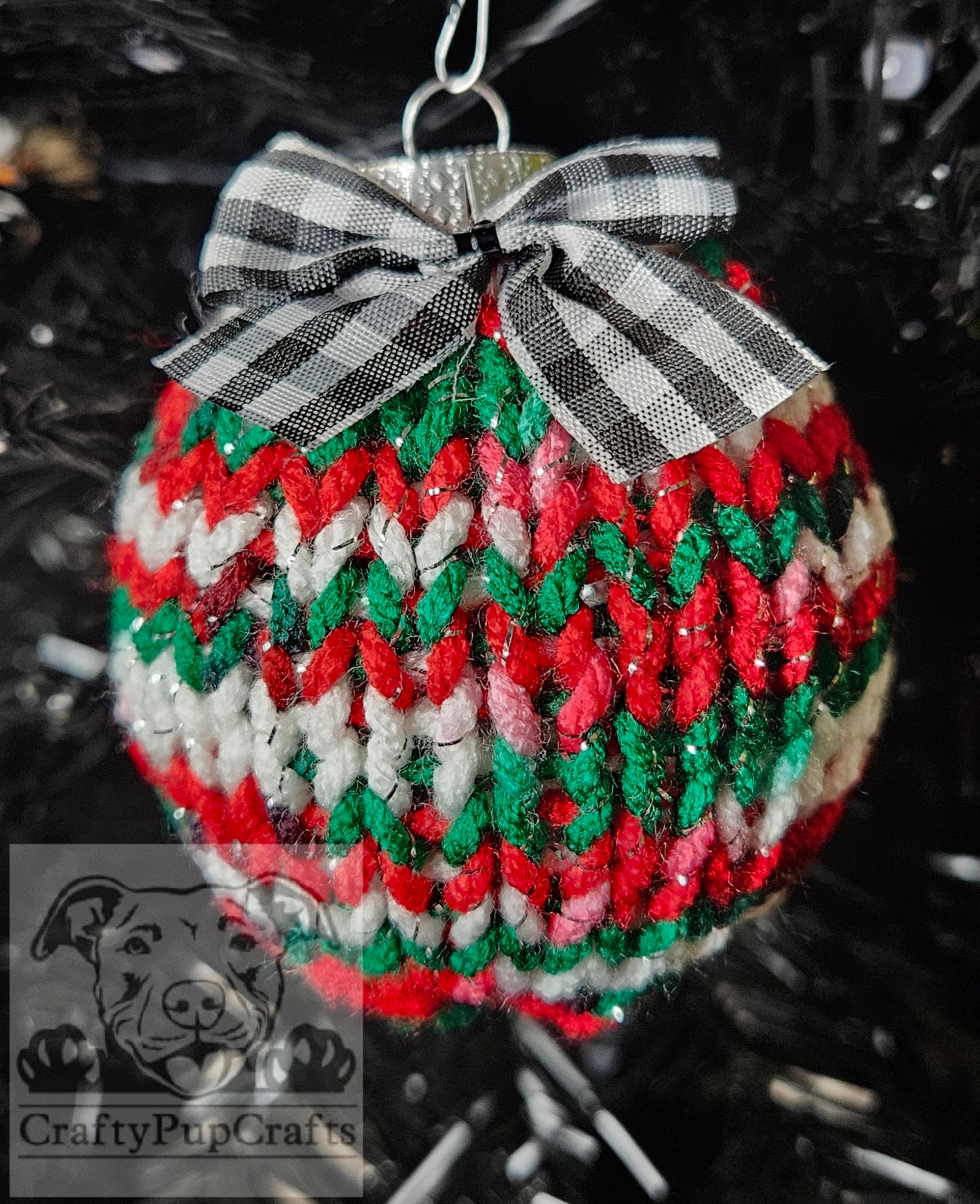 Red, green, & white Christmas ornament - 4 pack