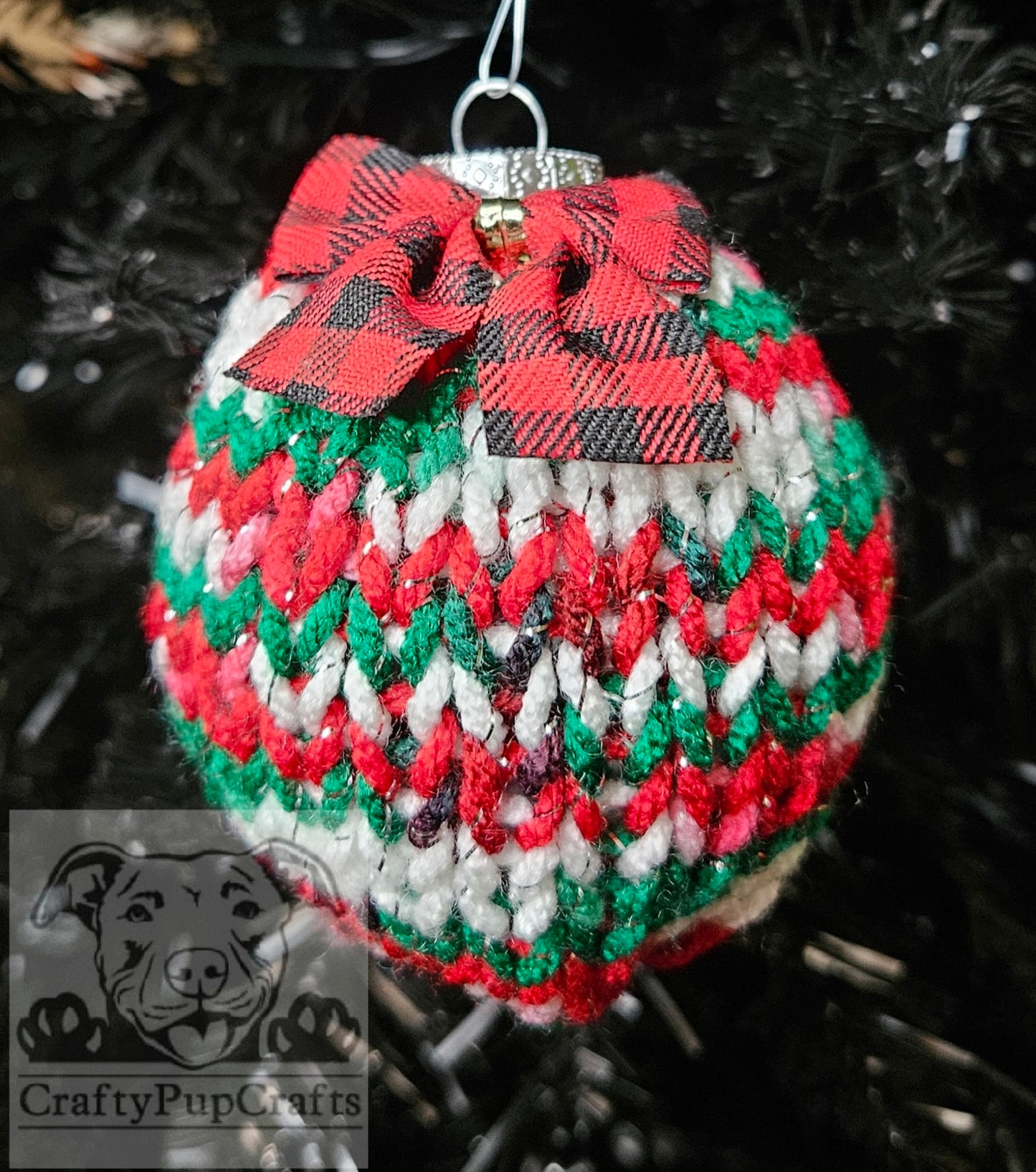 Red, green, & white Christmas ornament - 4 pack